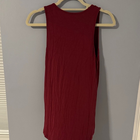 Bundle of 3 Women's Small Basic Tee & Tanks Olive, Burgundy, and Palm Print Tops - Picture 10 of 10